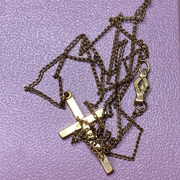 💛 Antique 12k Gold Filled Cross Necklace - Picture 4 of 4